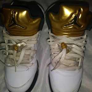 Gold Air Jordan 5 size Y7